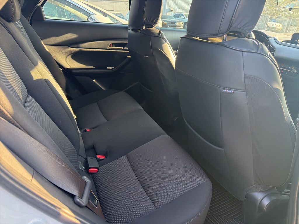 Certified Used 2025 White Mazda 2.5 S image 6