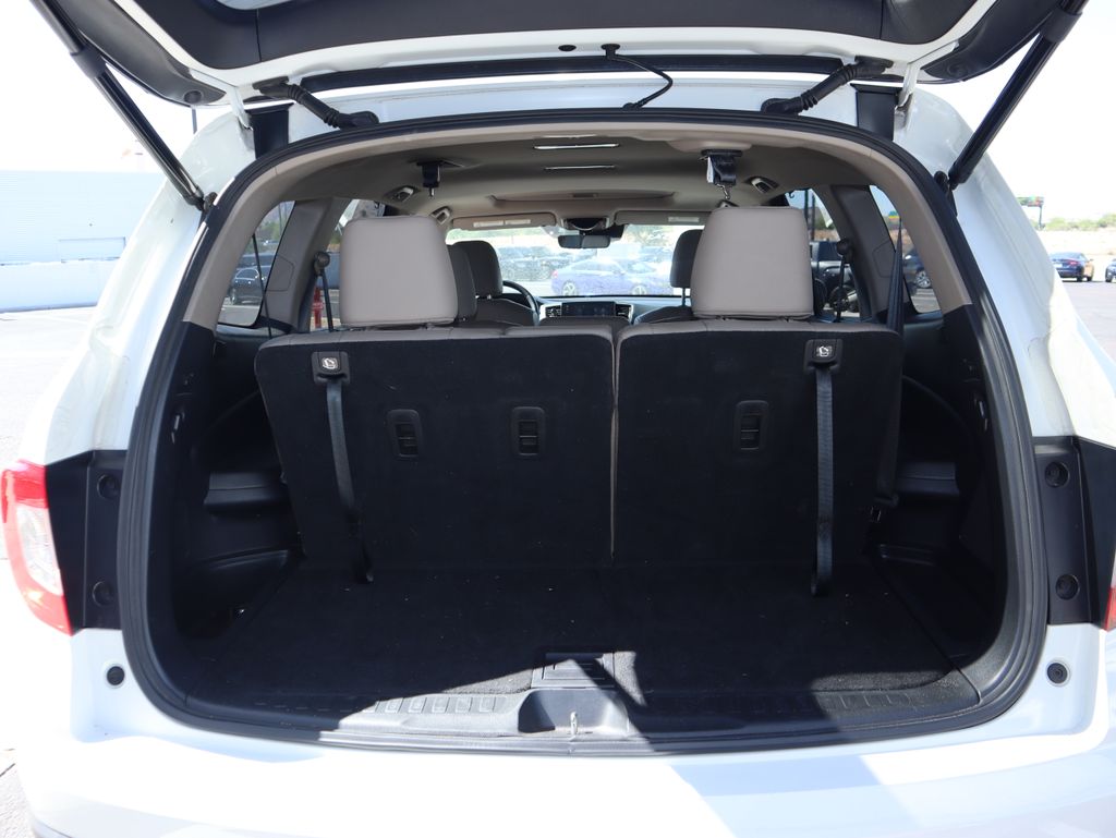 Thumbnail: 2019 Honda Pilot - 12