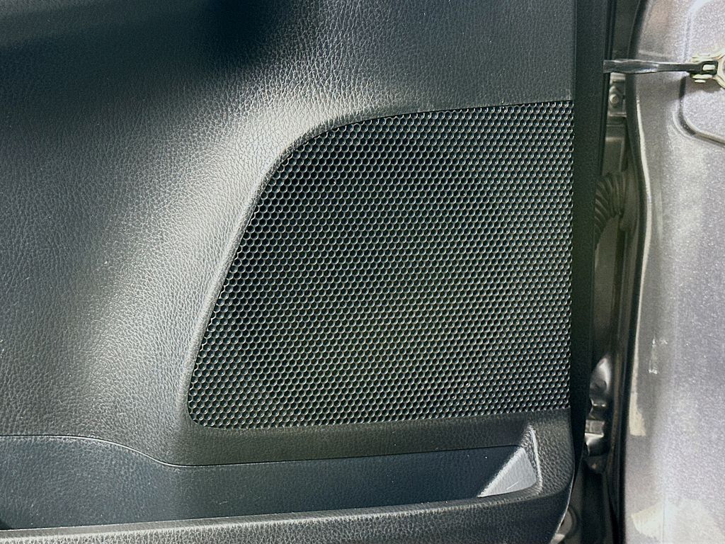 Thumbnail: 2018 Toyota RAV4 - 18