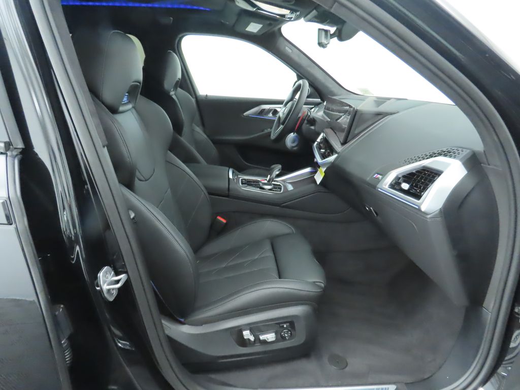 2025 BMW XM  20