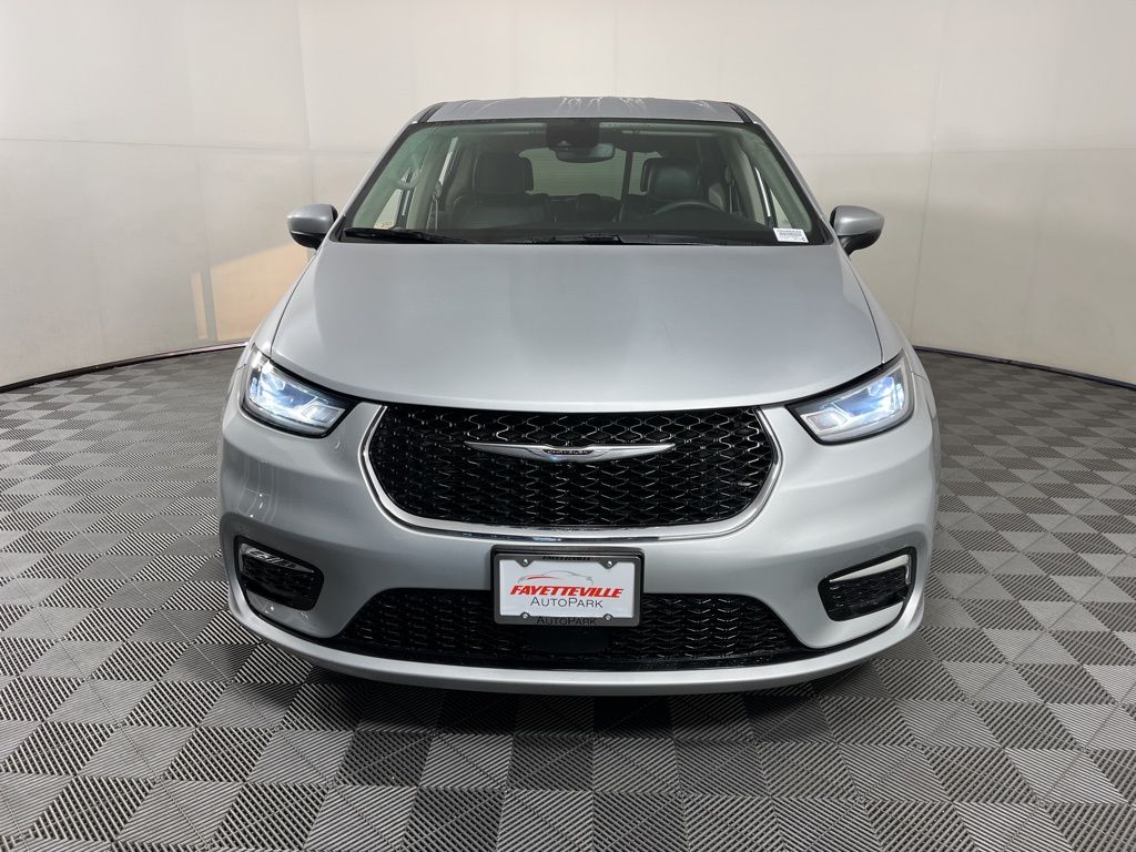 2023 Chrysler Pacifica Touring L 10