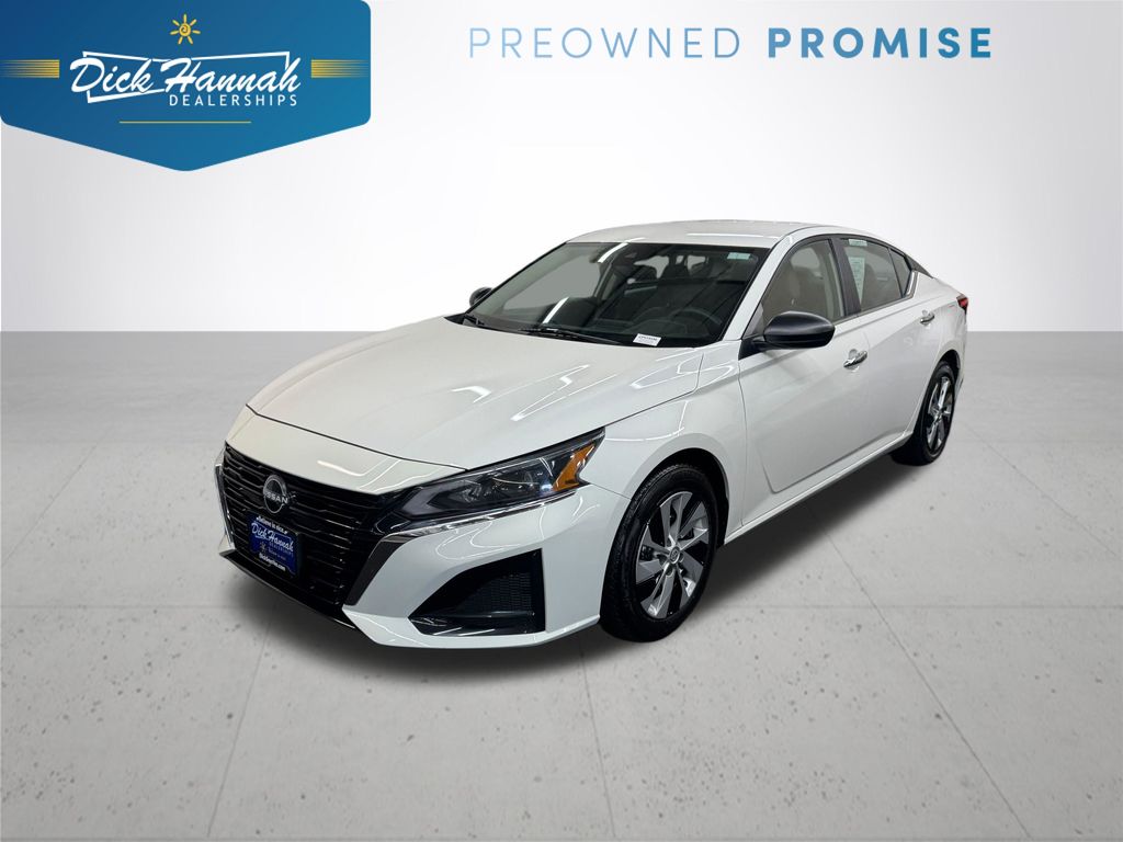 Glacier White 2024 Nissan Altima Sedan Front-Wheel Drive Continuously Variable Transmission