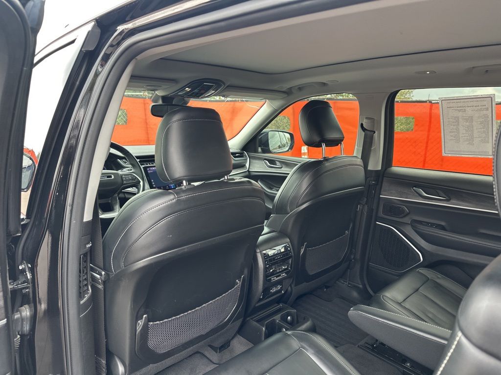 Used Car 2021 Jeep Grand Cherokee L  Limited For Sale Under $30,000 In Austin, Texas