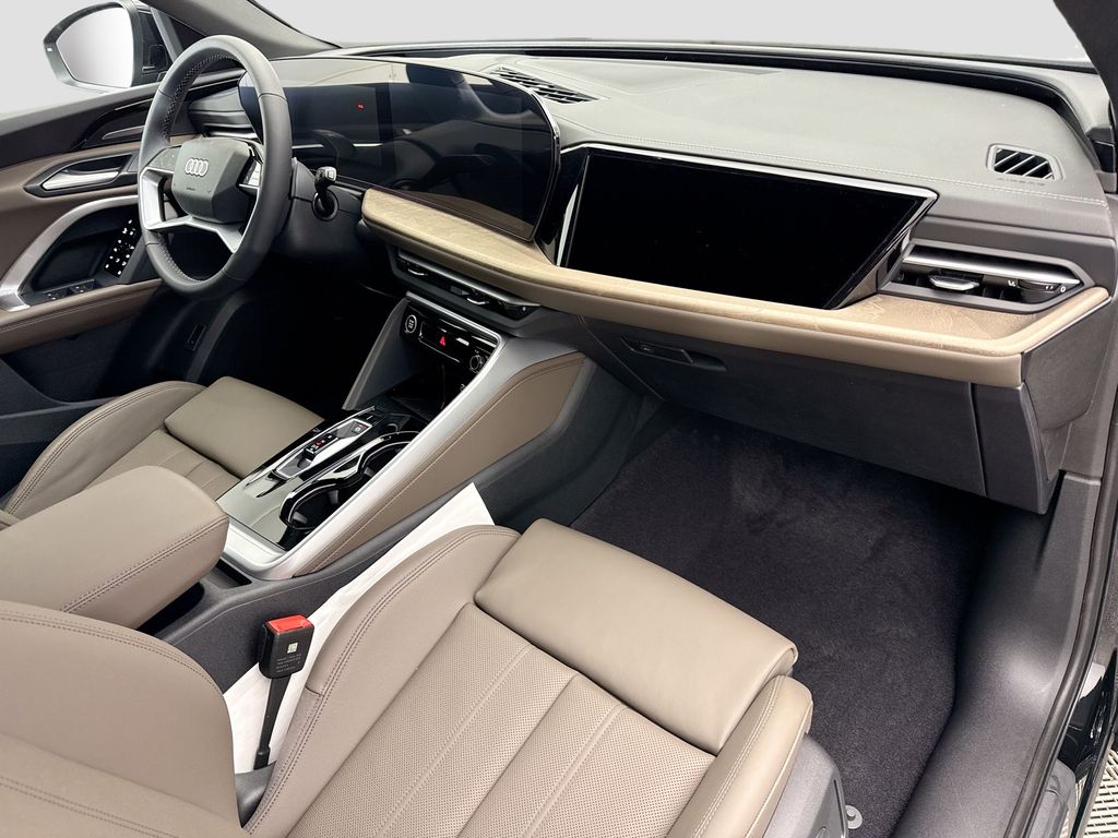 Thumbnail: 2025 Audi Q5 - 16