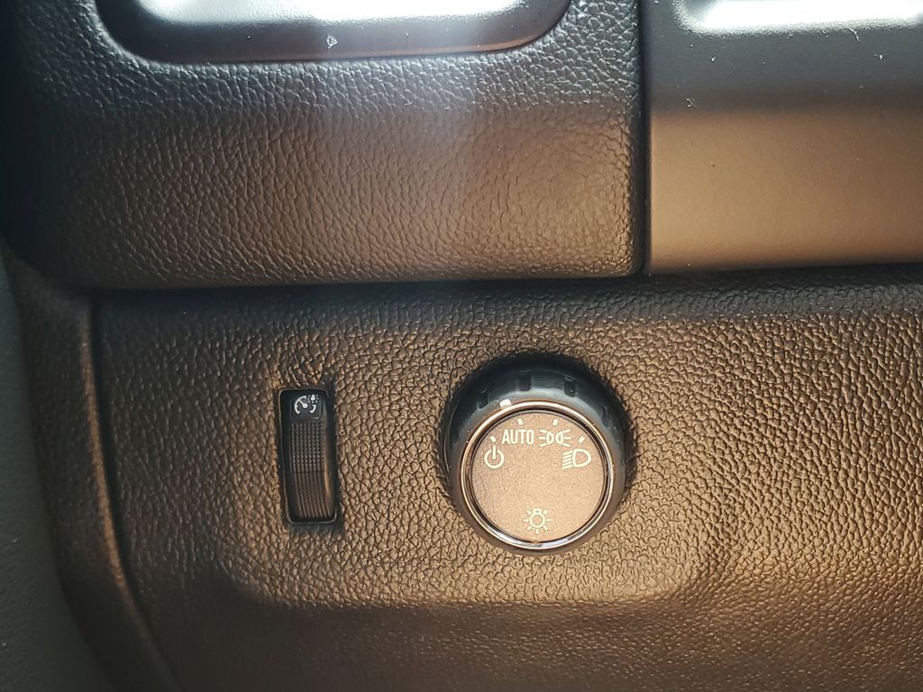 used 2022 Chevrolet Colorado car, priced at $19,494