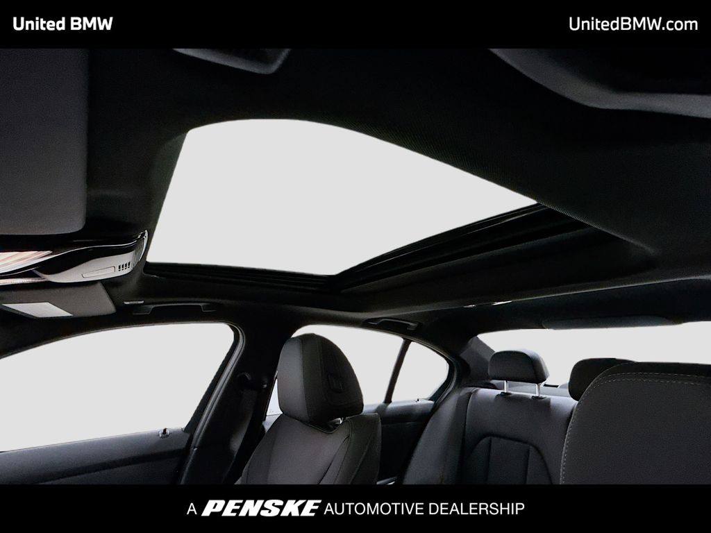 Thumbnail: 2026 BMW 3 Series - 12