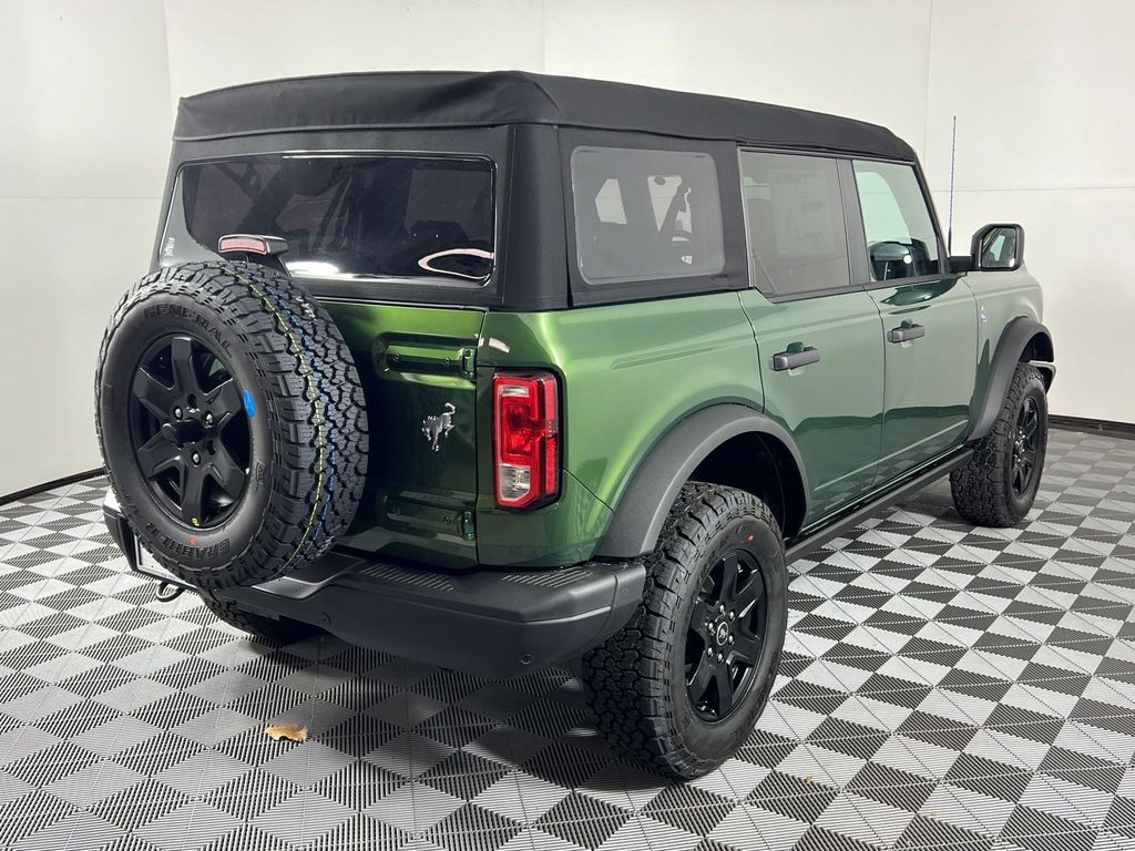 2024 Ford Bronco Black Diamond 6