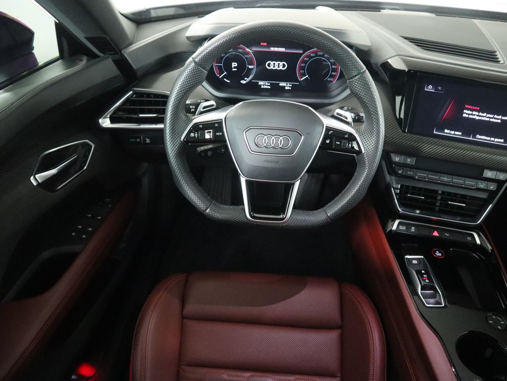 Thumbnail: 2023 Audi e-tron GT - 10