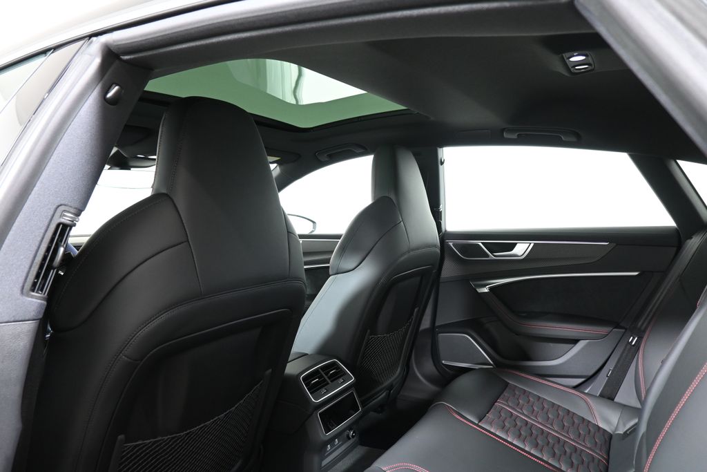 Thumbnail: 2026 Audi RS 7 - 27