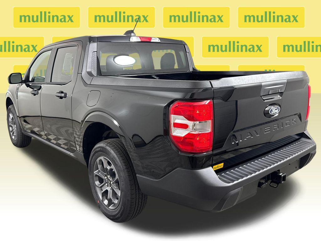 New 2026 Black Ford XLT image 4