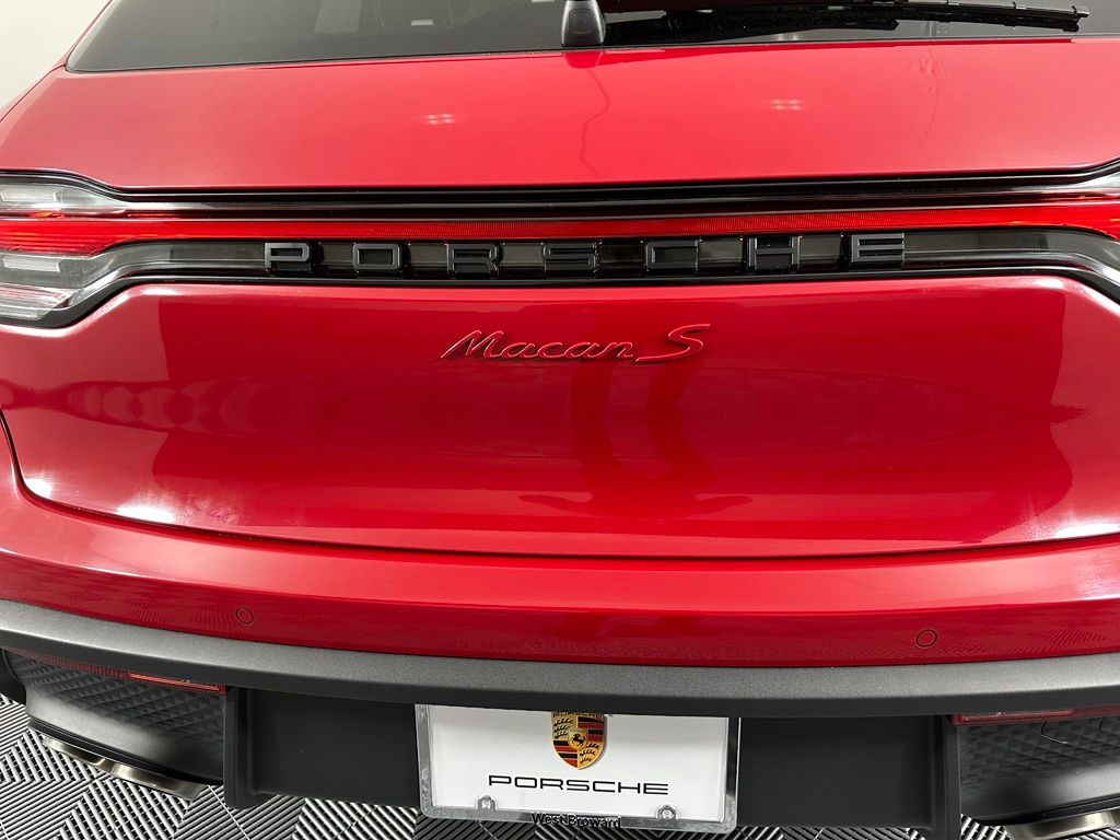 Thumbnail: 2026 Porsche Macan - 14