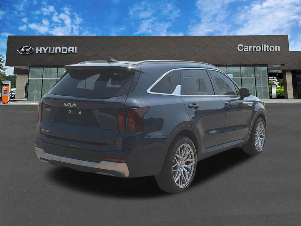 Used 2025 Black Kia S image 5