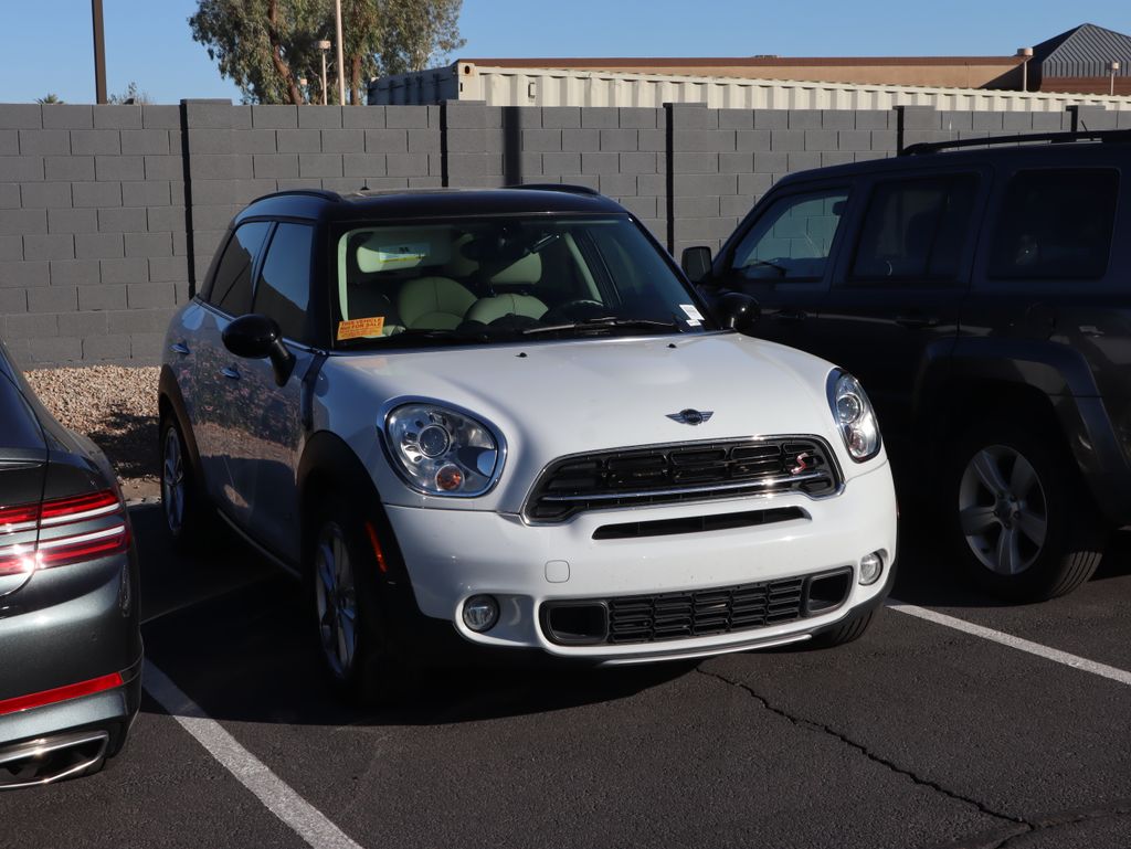 Thumbnail: 2015 MINI Cooper Countryman - 3