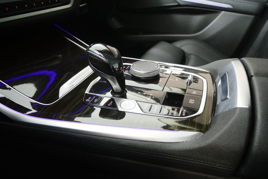 Thumbnail: 2020 BMW X7 - 26