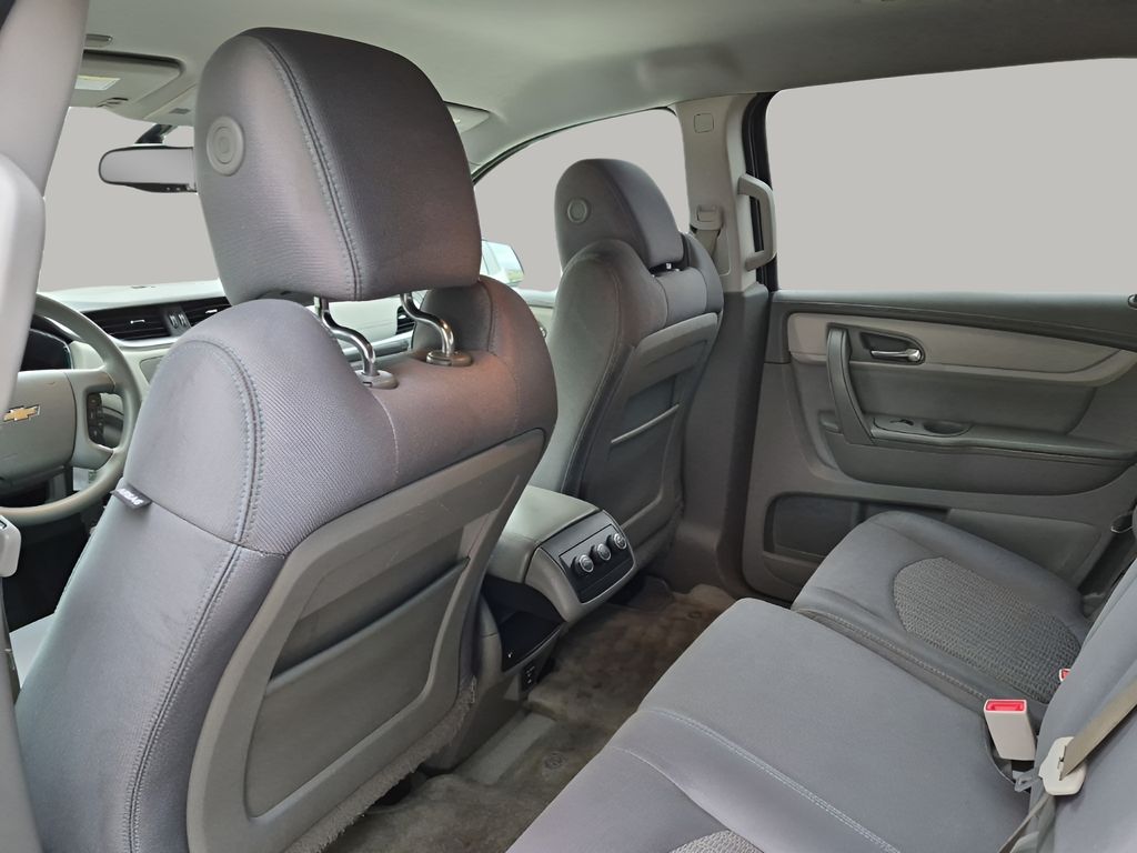 Used 2015 White Chevrolet LS image 18