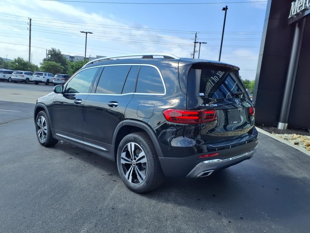 New 2025 Black Mercedes-Benz GLB 250 image 4