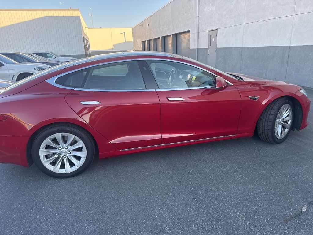 Thumbnail: 2018 Tesla Model S - 12