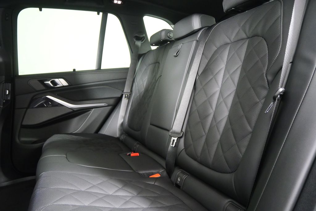 Thumbnail: 2026 BMW X5 - 15
