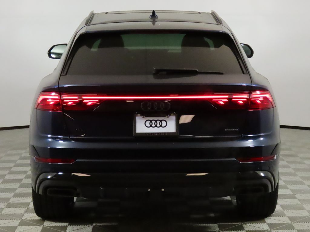 Thumbnail: 2026 Audi Q8 - 4