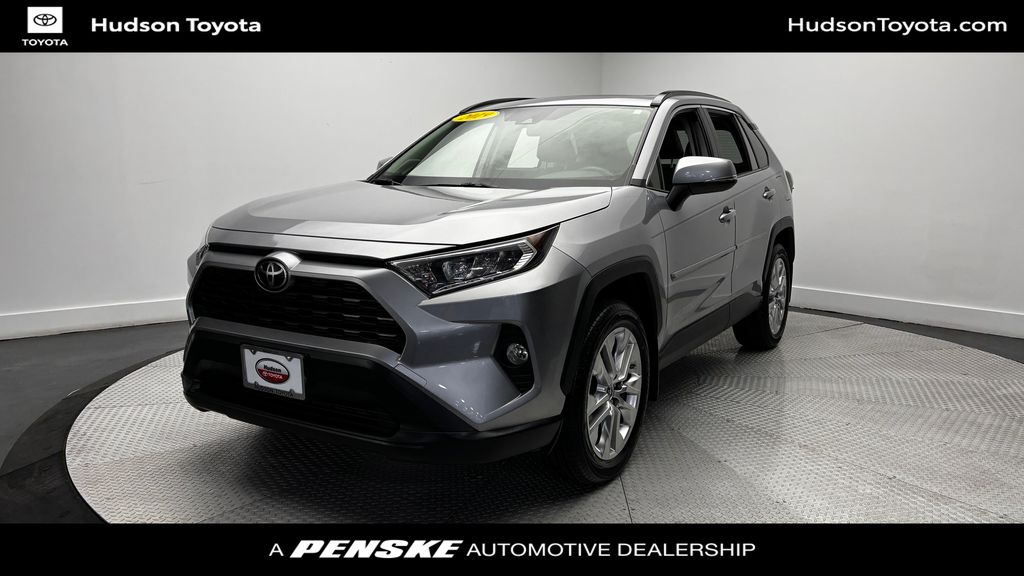 Thumbnail: 2019 Toyota RAV4 - 1