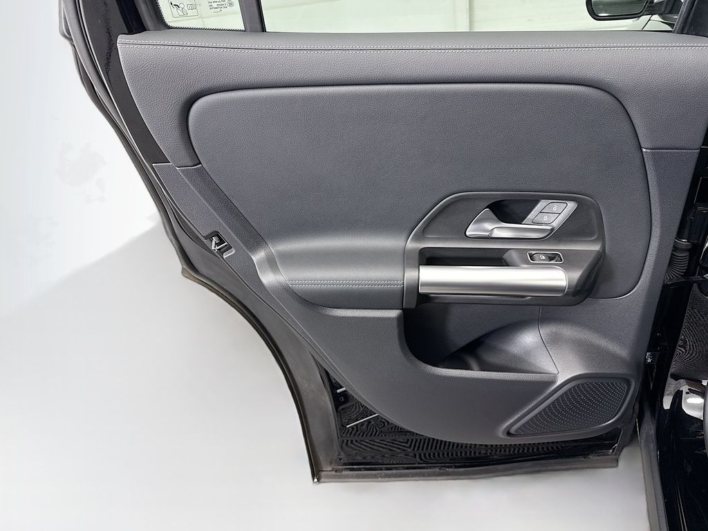 Thumbnail: 2025 Mercedes-Benz GLA - 24