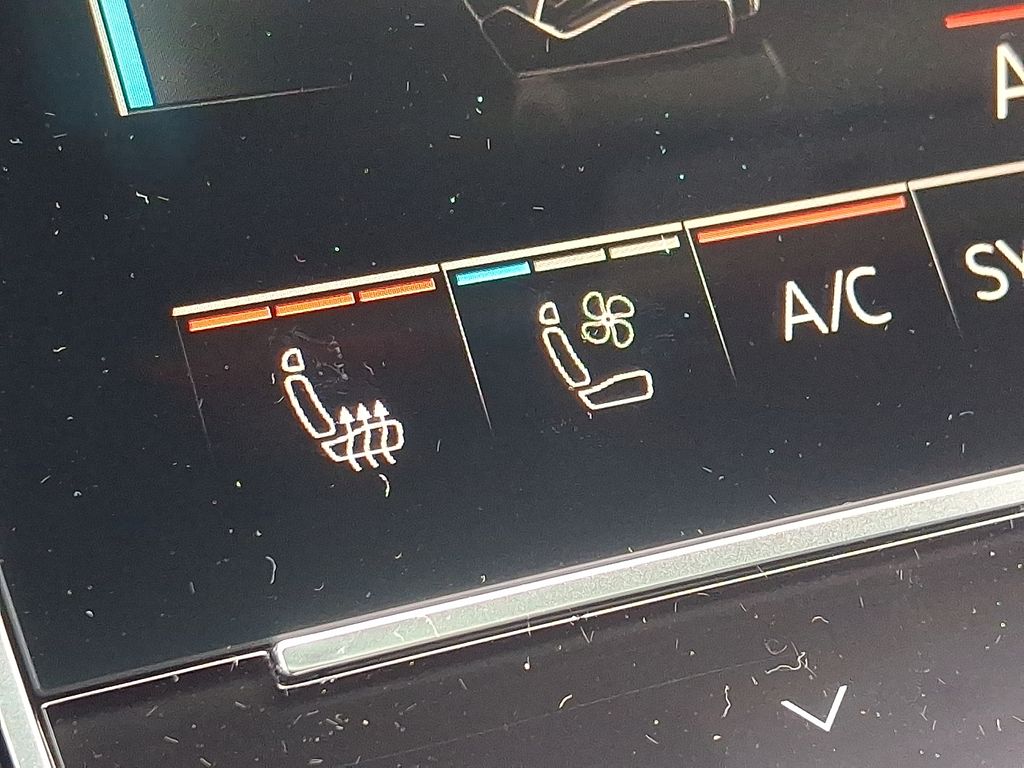 Thumbnail: 2026 Audi Q8 - 18