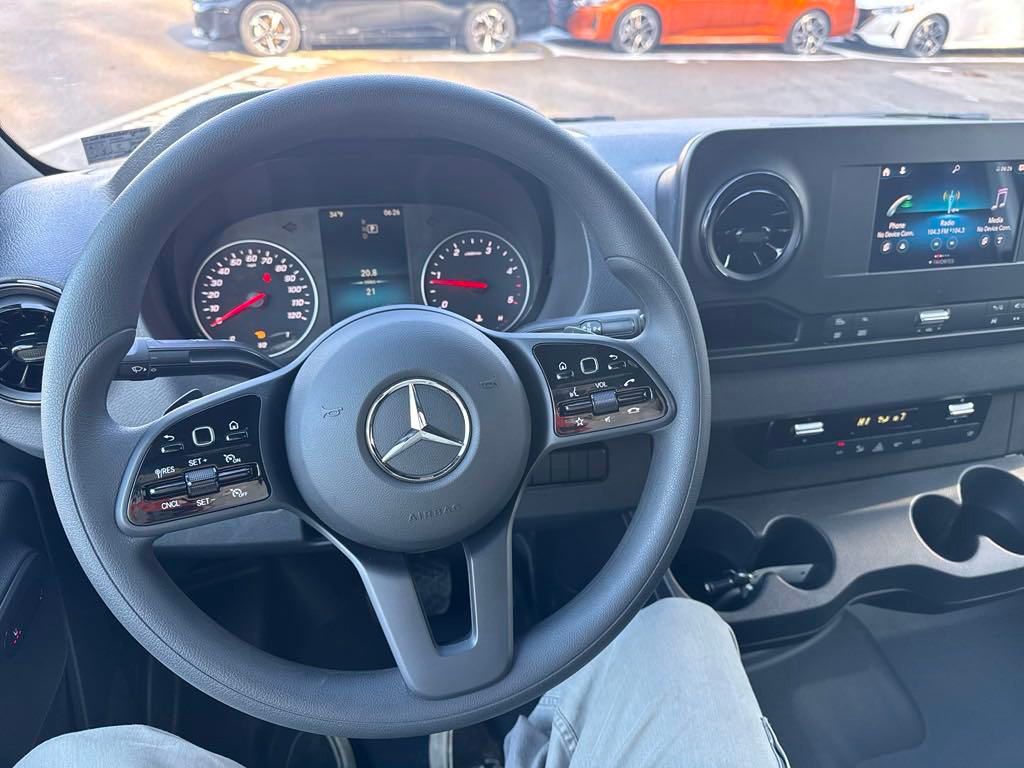 2024 Mercedes-Benz Sprinter 3500 Cargo 170 WB - 11