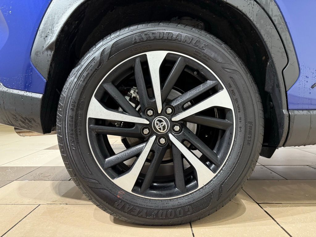 Thumbnail: 2024 Toyota Corolla Cross - 9