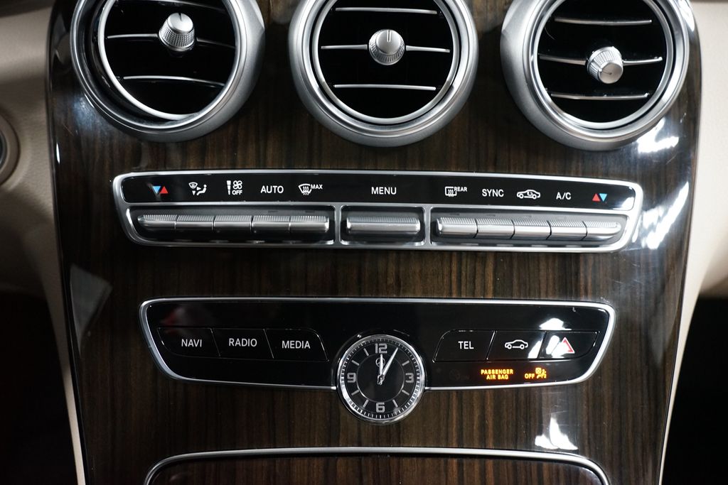 Thumbnail: 2021 Mercedes-Benz C-Class - 21