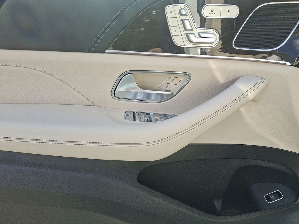 Thumbnail: 2026 Mercedes-Benz GLE - 7