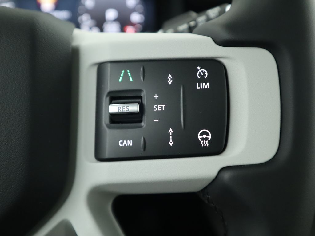 2025 Land Rover Defender 130 12