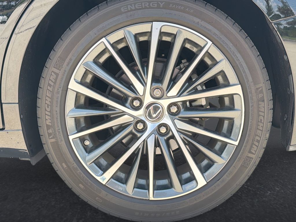 Thumbnail: 2024 Lexus ES - 31