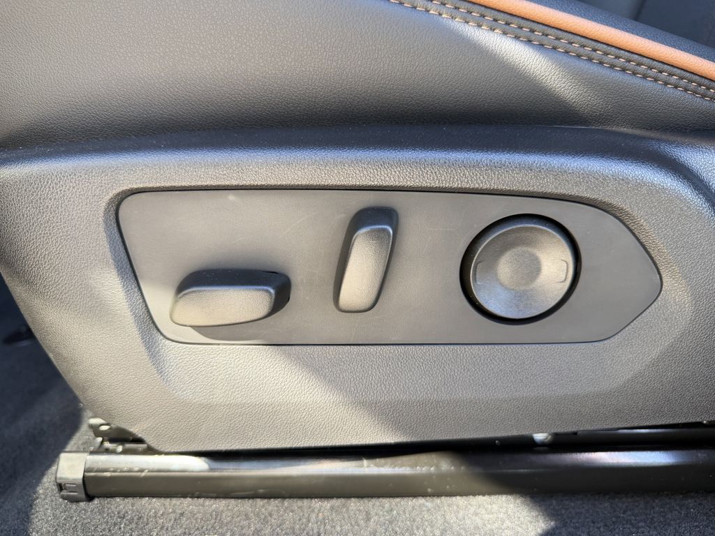 new 2025 GMC Canyon car, priced at $46,760