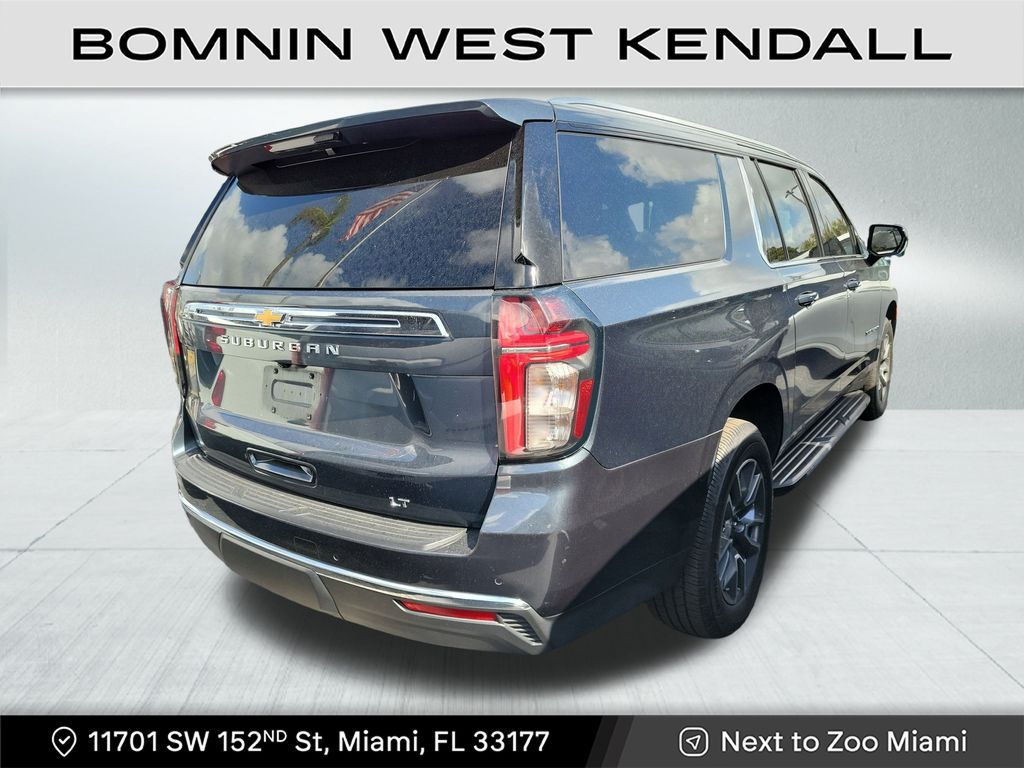 2021 Chevrolet Suburban LT photo