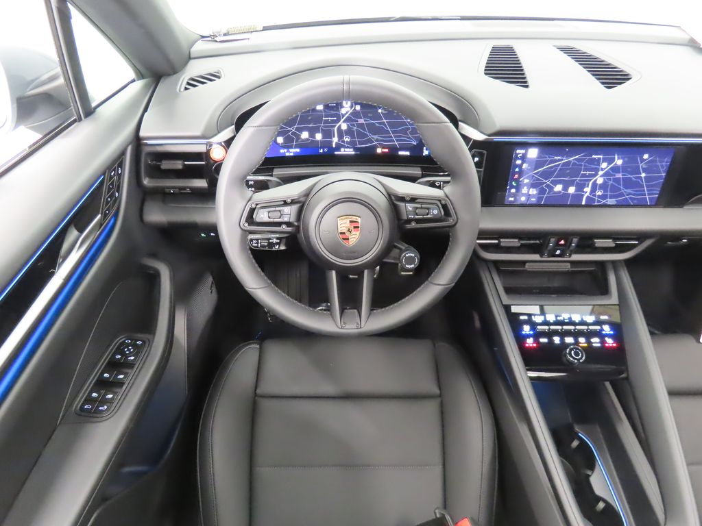 Thumbnail: 2025 Porsche Macan - 17