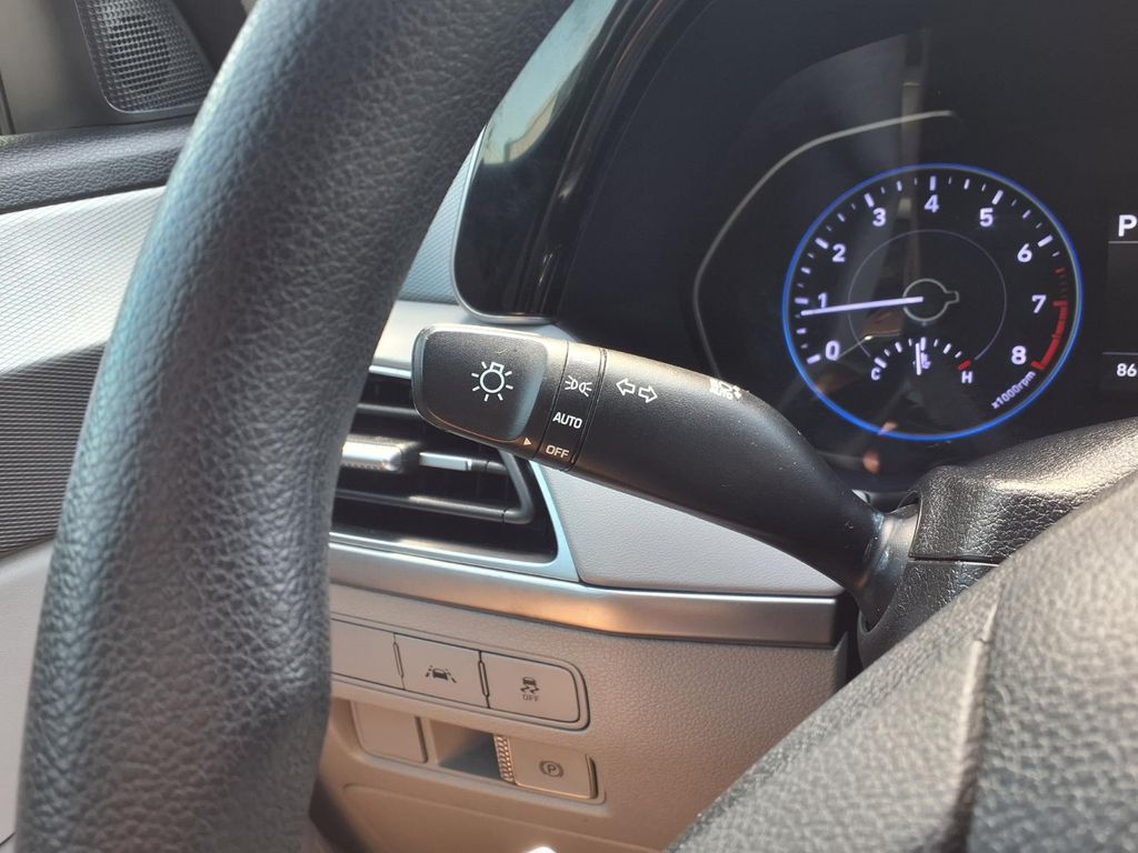 2020 Hyundai Palisade SE White at Genesis of Spring