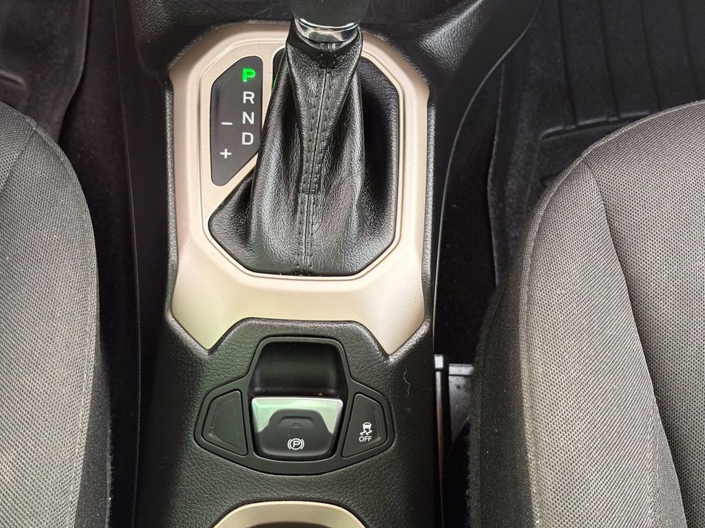 2015 Jeep Renegade Latitude Red at DeMontrond Auto Country