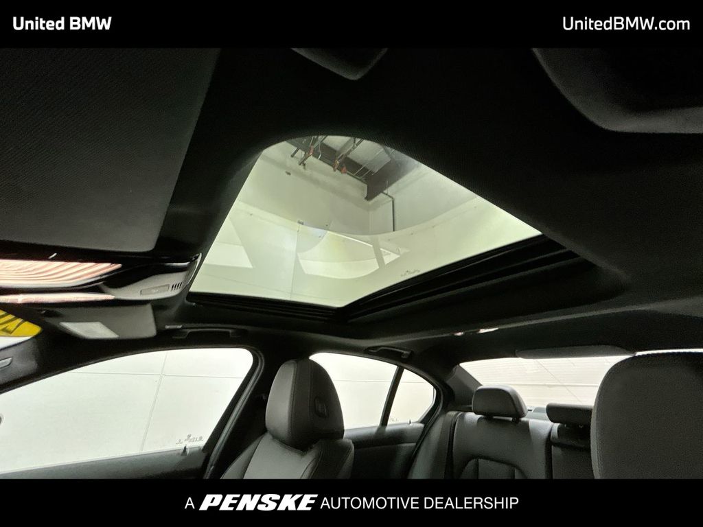 Thumbnail: 2024 BMW 3 Series - 19