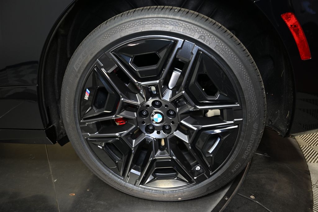 Thumbnail: 2026 BMW iX - 12