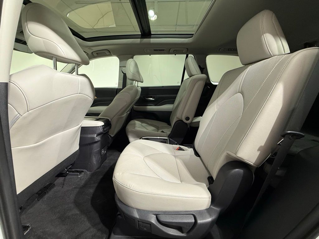 Thumbnail: 2025 Toyota Grand Highlander - 20