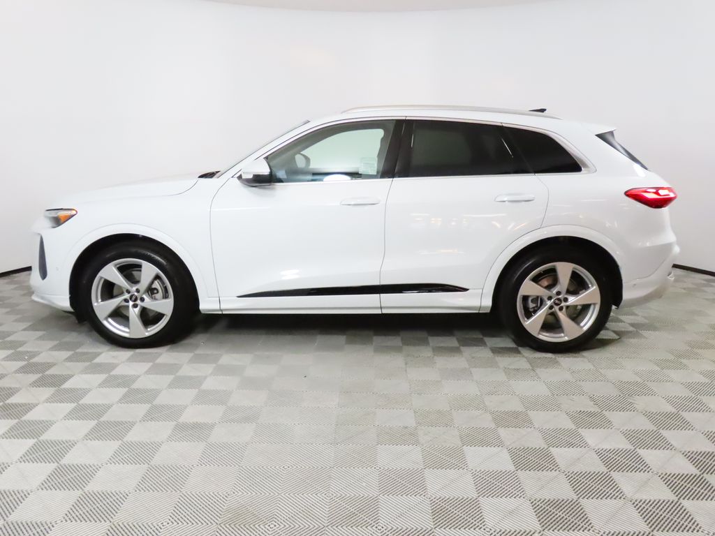 Thumbnail: 2025 Audi Q5 - 2