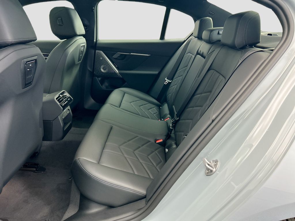 Thumbnail: 2026 BMW i5 - 20