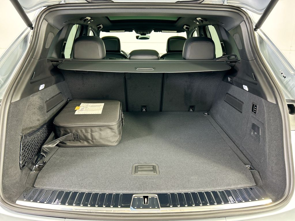 Thumbnail: 2026 Porsche Cayenne - 29