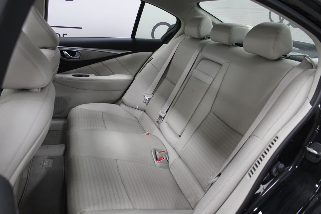 Thumbnail: 2014 INFINITI Q50 - 21