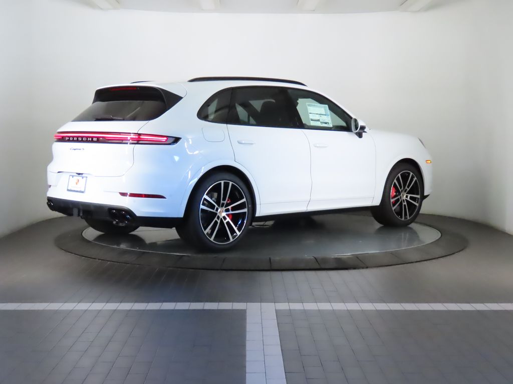 Thumbnail: 2026 Porsche Cayenne - 7