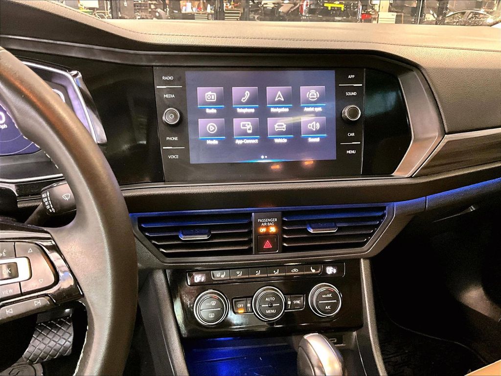 2021 Volkswagen Jetta — photo 18