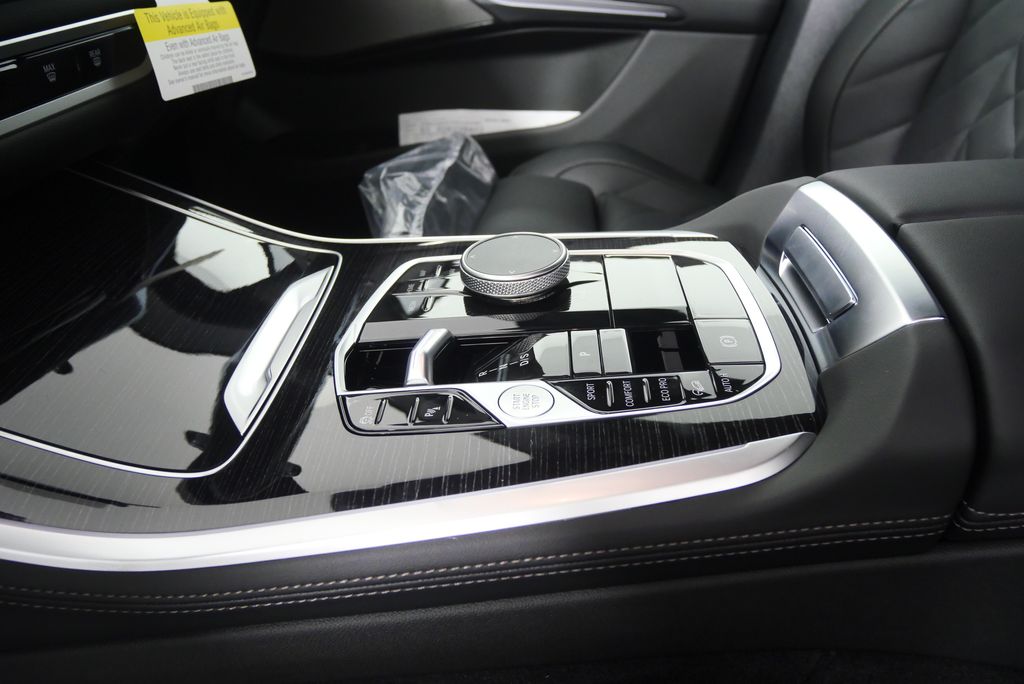 Thumbnail: 2026 BMW X5 - 21