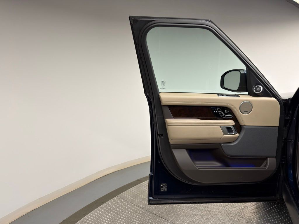 Thumbnail: 2021 Land Rover Range Rover - 9