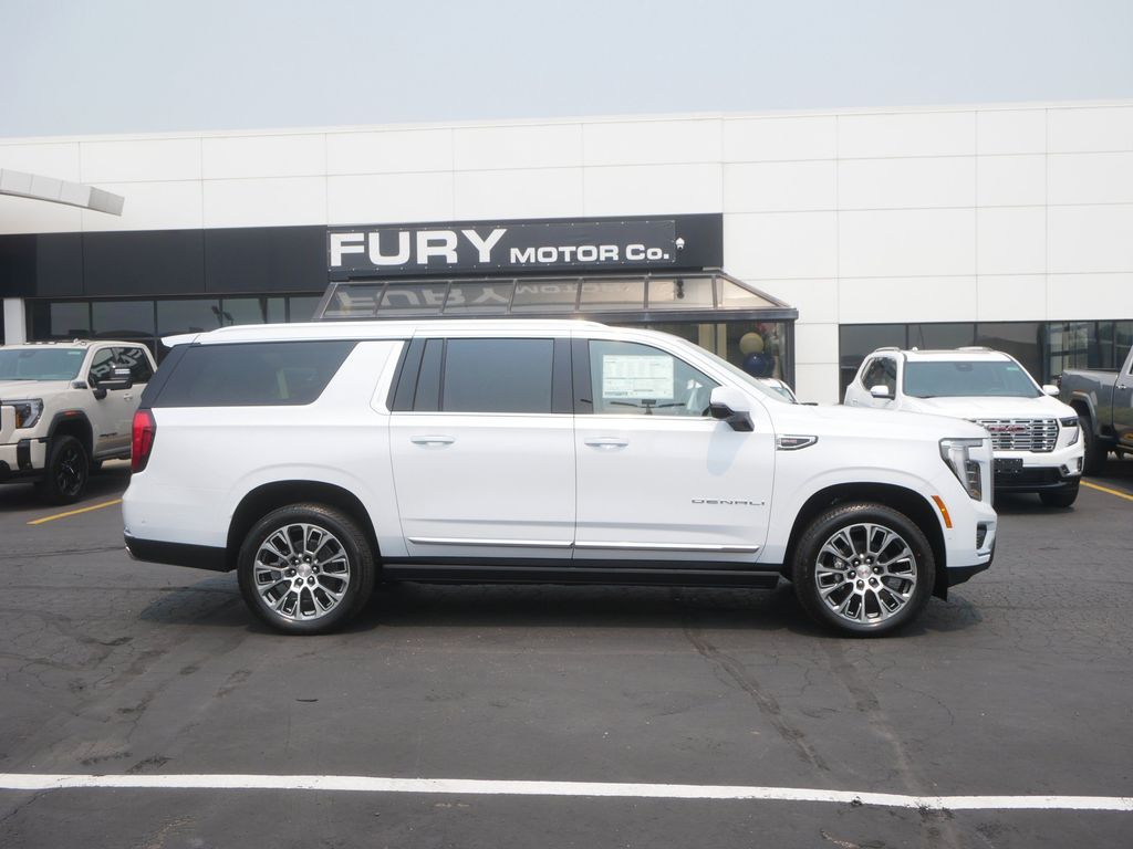 Glacier White Tricoat 2026 GMC Yukon XL SUV / Crossover Four-Wheel Drive