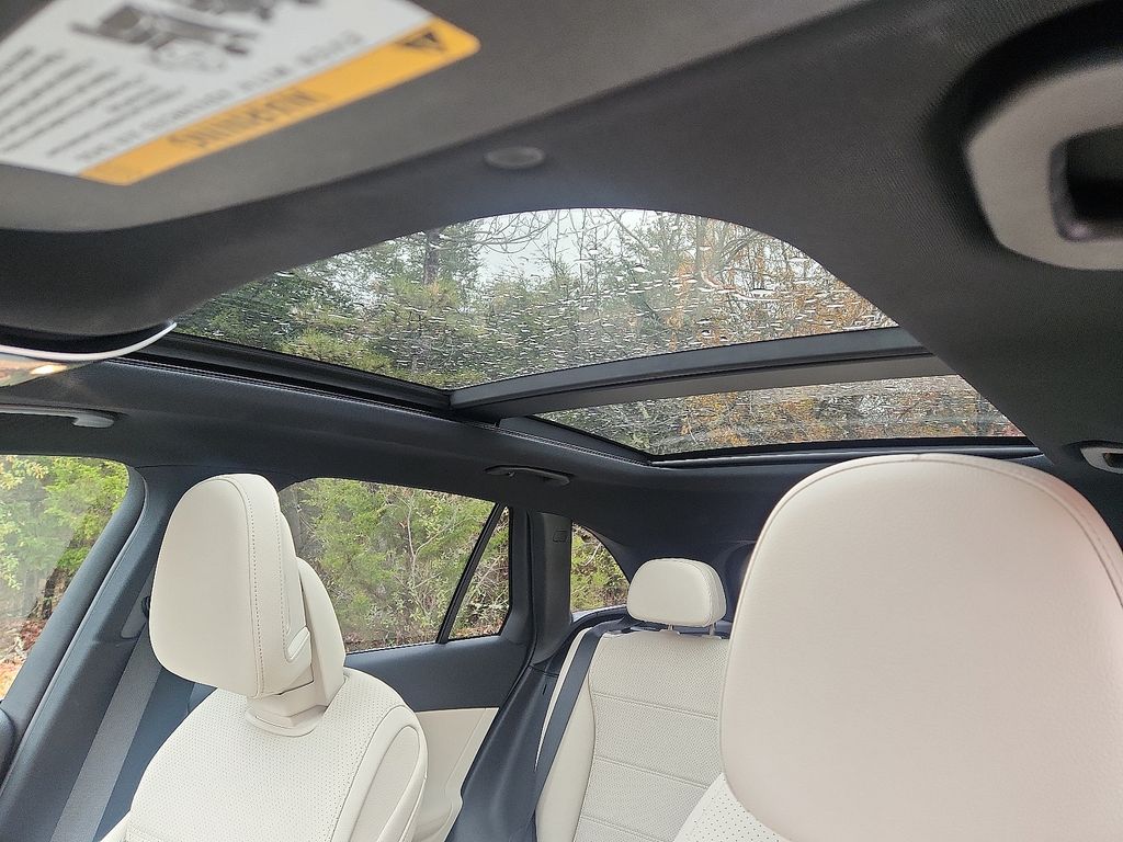 Thumbnail: 2025 Mercedes-Benz GLC - 14